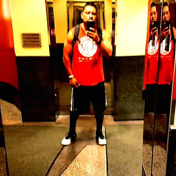 Meet your Posher, Milton - Picture 1 of 3